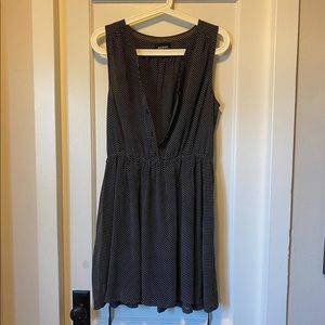 MONKI Dotted V-neck Sleeveless Black Midi Dress